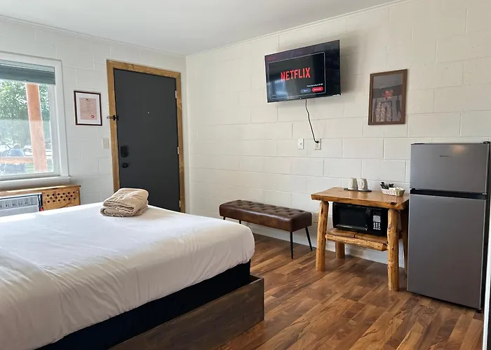 Elk Antler Hotel 4*
