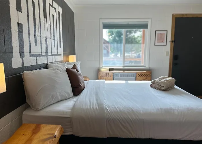 Elk Antler Hotel 4*