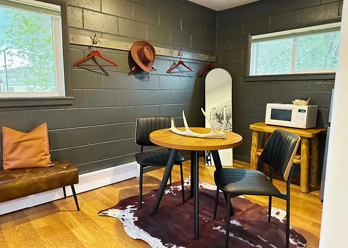 Elk Antler Hotel 4*