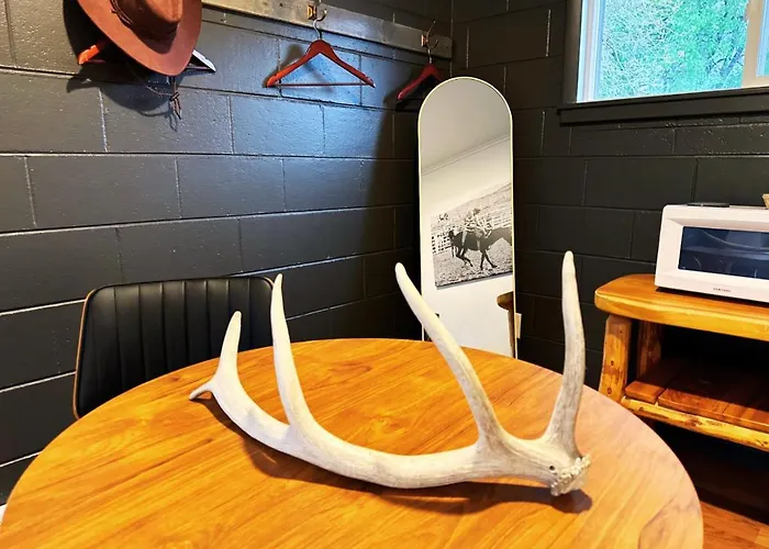 Elk Antler Hotel 4*